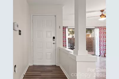 212 W 10th Street, Charlotte, NC 28202 - Photo 2