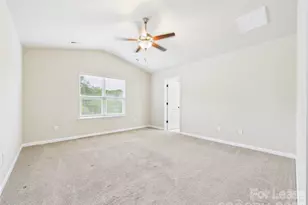 9058 Stoney Waters Ct, Charlotte, NC 28215 - Photo 10