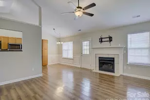 1530 Hollythorne Dr, Rock Hill, SC 29732 - Photo 4