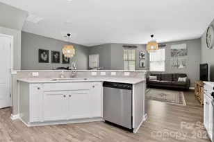 276 Ascot Run Wy, Fort Mill, SC 29715 - Photo 8