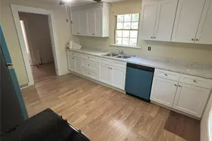 1040 East Dr, Gastonia, NC 28052 - Photo 6