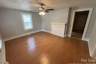 1040 East Dr, Gastonia, NC 28052 - Photo 4