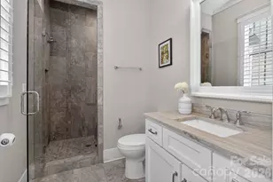 328 Melbourne Ct, Charlotte, NC 28209 - Photo 24