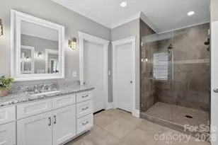 328 Melbourne Ct, Charlotte, NC 28209 - Photo 34