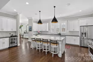 328 Melbourne Ct, Charlotte, NC 28209 - Photo 14