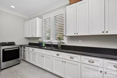 328 Melbourne Court, Charlotte, NC 28209 - Photo 26