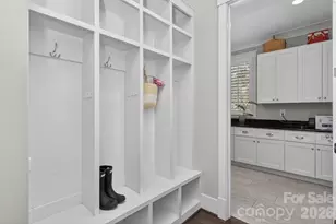 328 Melbourne Ct, Charlotte, NC 28209 - Photo 26