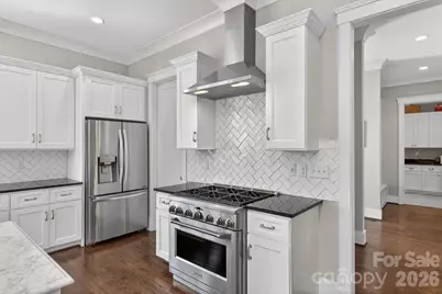 328 Melbourne Court, Charlotte, NC 28209 - Photo 18