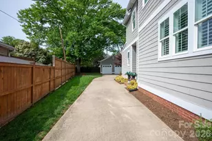 328 Melbourne Ct, Charlotte, NC 28209 - Photo 42