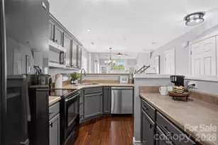 809 Rock Lake Glen, Fort Mill, SC 29715 - Photo 6