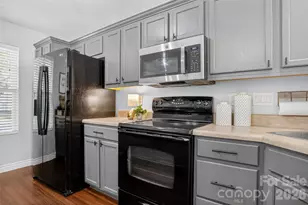 809 Rock Lake Glen, Fort Mill, SC 29715 - Photo 8