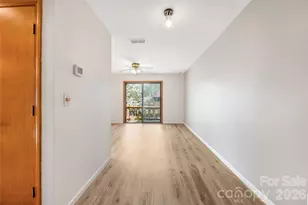 521 Courtwood Ln, Hendersonville, NC 28739 - Photo 14