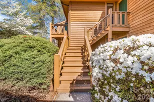 521 Courtwood Ln, Hendersonville, NC 28739 - Photo 2