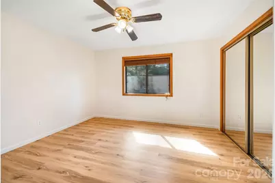 521 Courtwood Lane #8, Hendersonville, NC 28739 - Photo 6