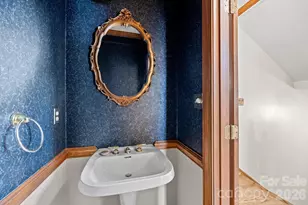 230 N Brackenbury Ln, Charlotte, NC 28270 - Photo 18