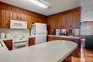 5635 June Ln, Winston Salem, NC 27127 - Photo 14