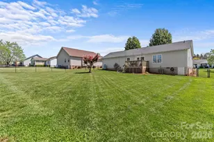 1478 Farmington Hills Dr, Conover, NC 28613 - Photo 30