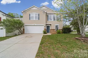2902 Royal Fern Ln, Charlotte, NC 28215 - Photo 2