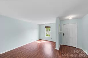 2902 Royal Fern Ln, Charlotte, NC 28215 - Photo 8