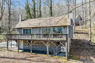 662 Locust Dr, Maggie Valley, NC 28751 - Photo 2