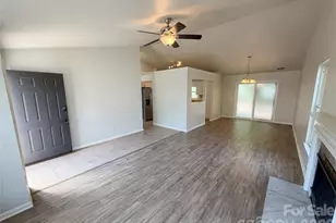 2324 Valleyview Dr, Charlotte, NC 28215 - Photo 4