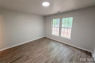 2324 Valleyview Dr, Charlotte, NC 28215 - Photo 10