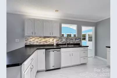 150 Westview Drive, Hendersonville, NC 28791 - Photo 6