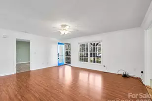 150 Westview Dr, Hendersonville, NC 28791 - Photo 4