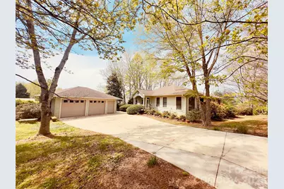27 Magnolia Drive, Nebo, NC 28761 - Photo 2