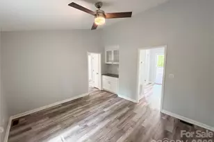 6628 Cool Water Ct, Charlotte, NC 28215 - Photo 14