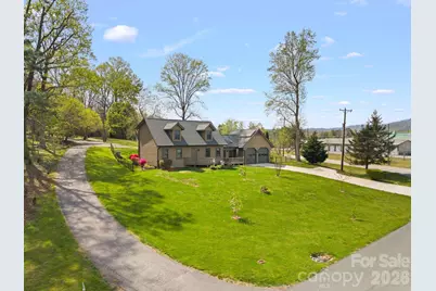 100 Forest Park Drive, Hendersonville, NC 28792 - Photo 2