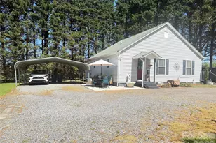 2925 Pine St, Claremont, NC 28610 - Photo 2