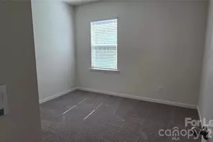 11305 Cardinal Crk Ave, Charlotte, NC 28215 - Photo 12