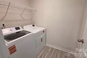 11305 Cardinal Crk Ave, Charlotte, NC 28215 - Photo 18