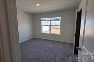 11305 Cardinal Crk Ave, Charlotte, NC 28215 - Photo 26