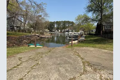 2036 Hickory Hills Drive, Denver, NC 28037 - Photo 4