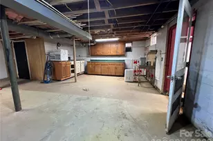 93 Laycock Rd, Hendersonville, NC 28792 - Photo 30