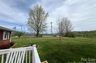 93 Laycock Rd, Hendersonville, NC 28792 - Photo 8