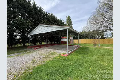 93 Laycock Road, Hendersonville, NC 28792 - Photo 4