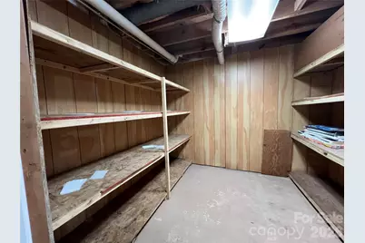 93 Laycock Road, Hendersonville, NC 28792 - Photo 32