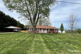 93 Laycock Rd, Hendersonville, NC 28792 - Photo 10