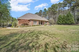 2909 Lakeshore Dr, Chester, SC 29706 - Photo 8