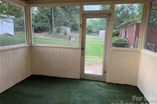 749 Edgerton Dr, Charlotte, NC 28269 - Photo 14