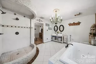 2315 29th Ave Dr NE, Hickory, NC 28601 - Photo 16