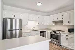 9121 Kings Canyon Dr, Charlotte, NC 28210 - Photo 2