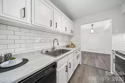 5026 Sardis Road, Charlotte, NC 28270 - Photo 2