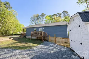 196 8th Ave, New London, NC 28127 - Photo 4