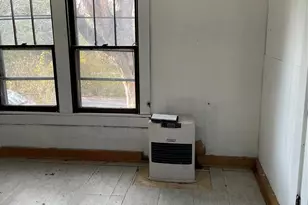 51 Holtzclaw St, Canton, NC 28716 - Photo 2