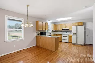 112 Mobeal Ln, Statesville, NC 28625 - Photo 10