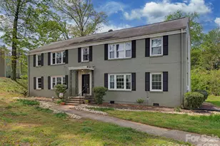 349 Wakefield Dr, Charlotte, NC 28209 - Photo 2